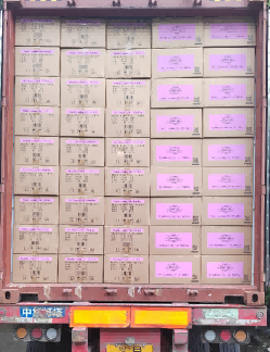 Tovarna Volumes je avgusta še naprej izvažala izdelke za nege rok in stopala v ZDA in ohranila stabilno sodelovanje.